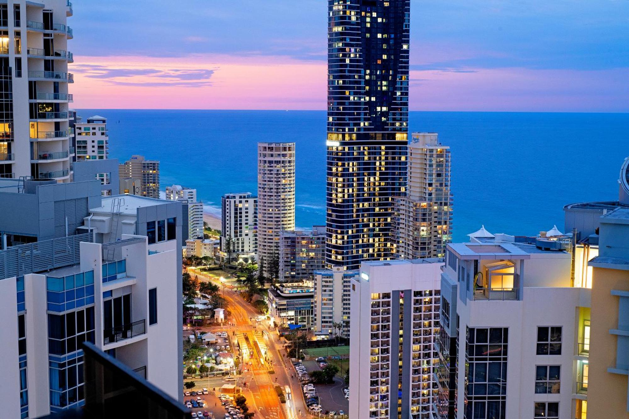 Circle On Cavill - Self Contained & Privately Managed Apartments - Wow Stay Gold Coast Luaran gambar