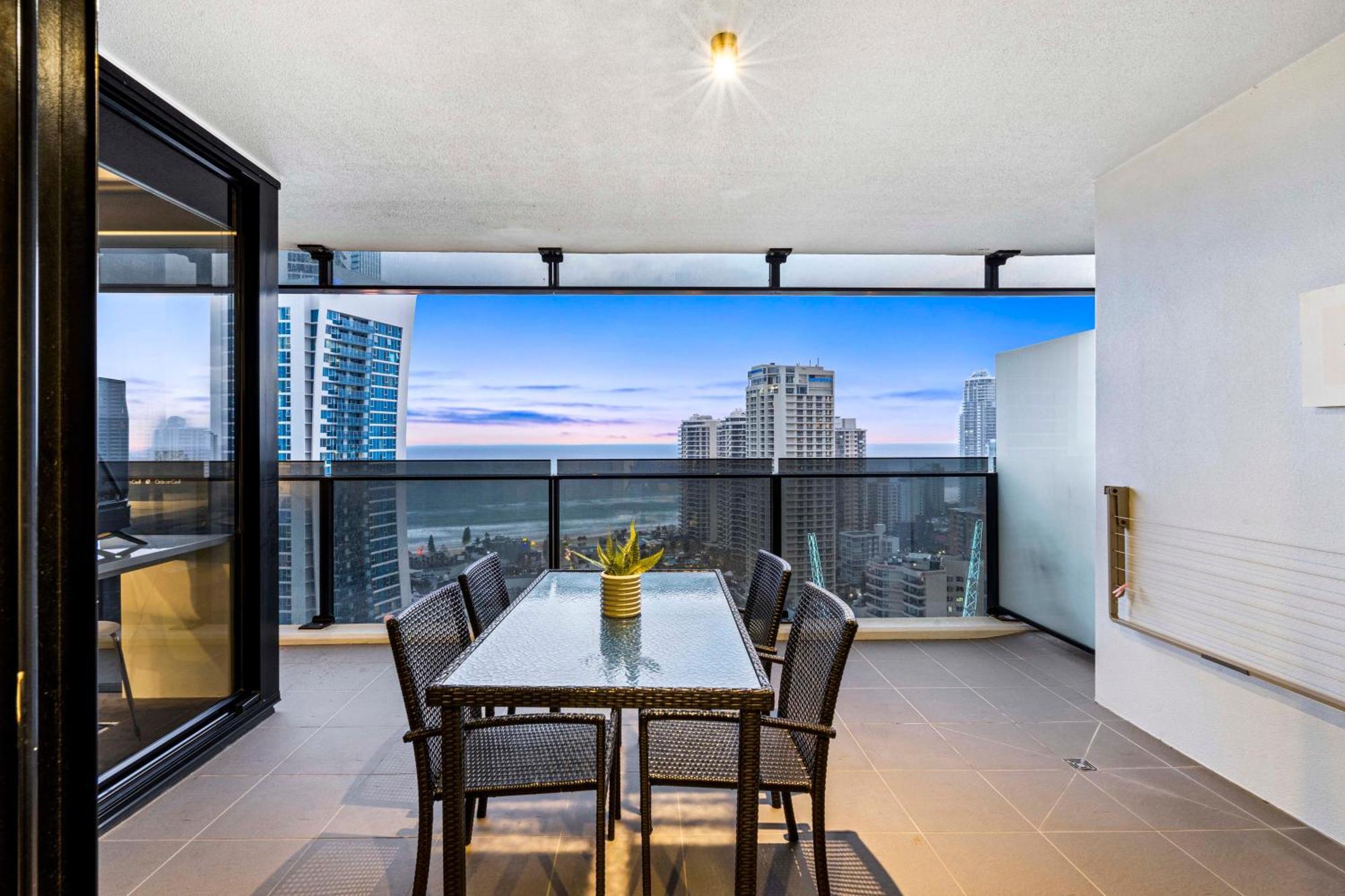 Circle On Cavill - Self Contained & Privately Managed Apartments - Wow Stay Gold Coast Luaran gambar